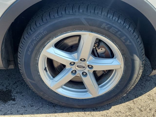 Used 2016 Ford Explorer XLT w/ Equipment Group 202A AWD/4WD image 9