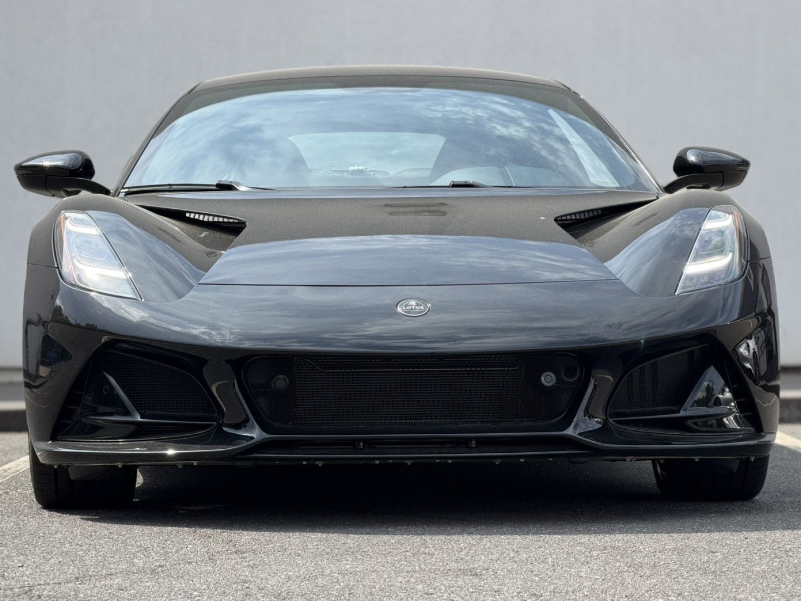 Used 2025 Lotus Emira RWD image 2