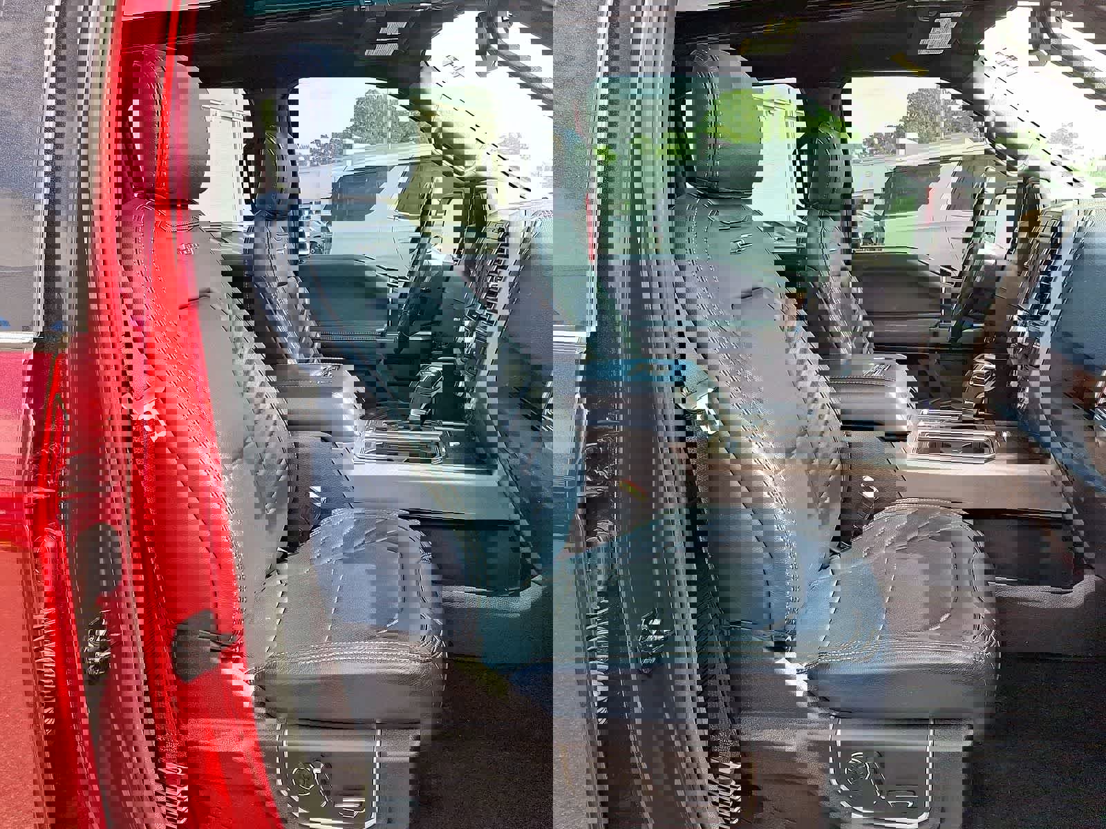 Used 2018 Ford F150 Limited w/ Trailer Tow Package image 34