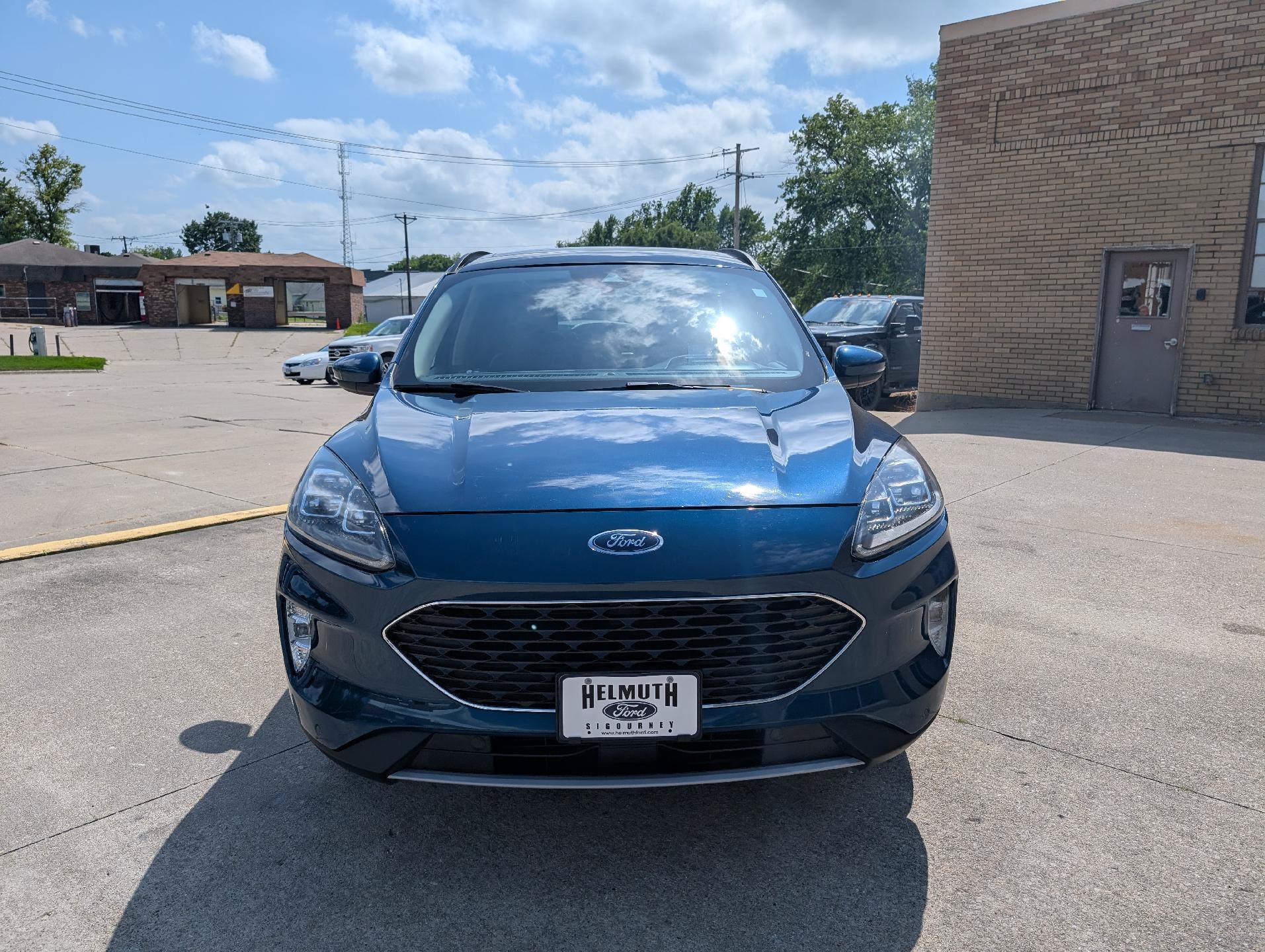 Used 2020 Ford Escape Titanium AWD/4WD image 3