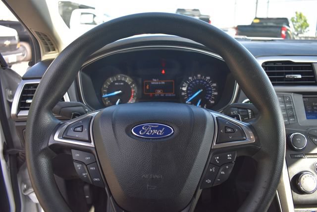 Used 2017 Ford Fusion SE FWD image 30