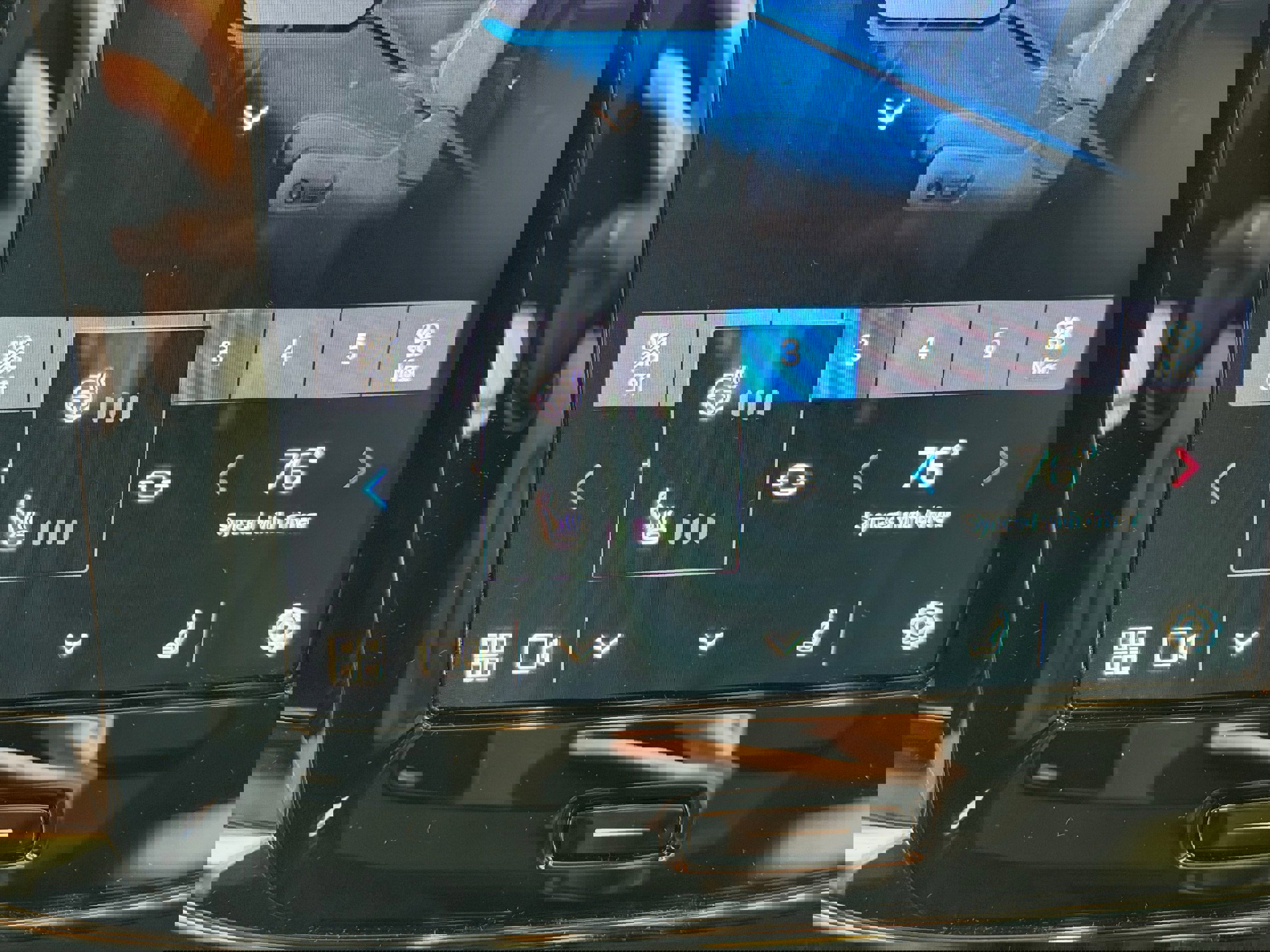 Certified 2025 Volvo XC40 B5 Core w/ Protection Package Premier image 20