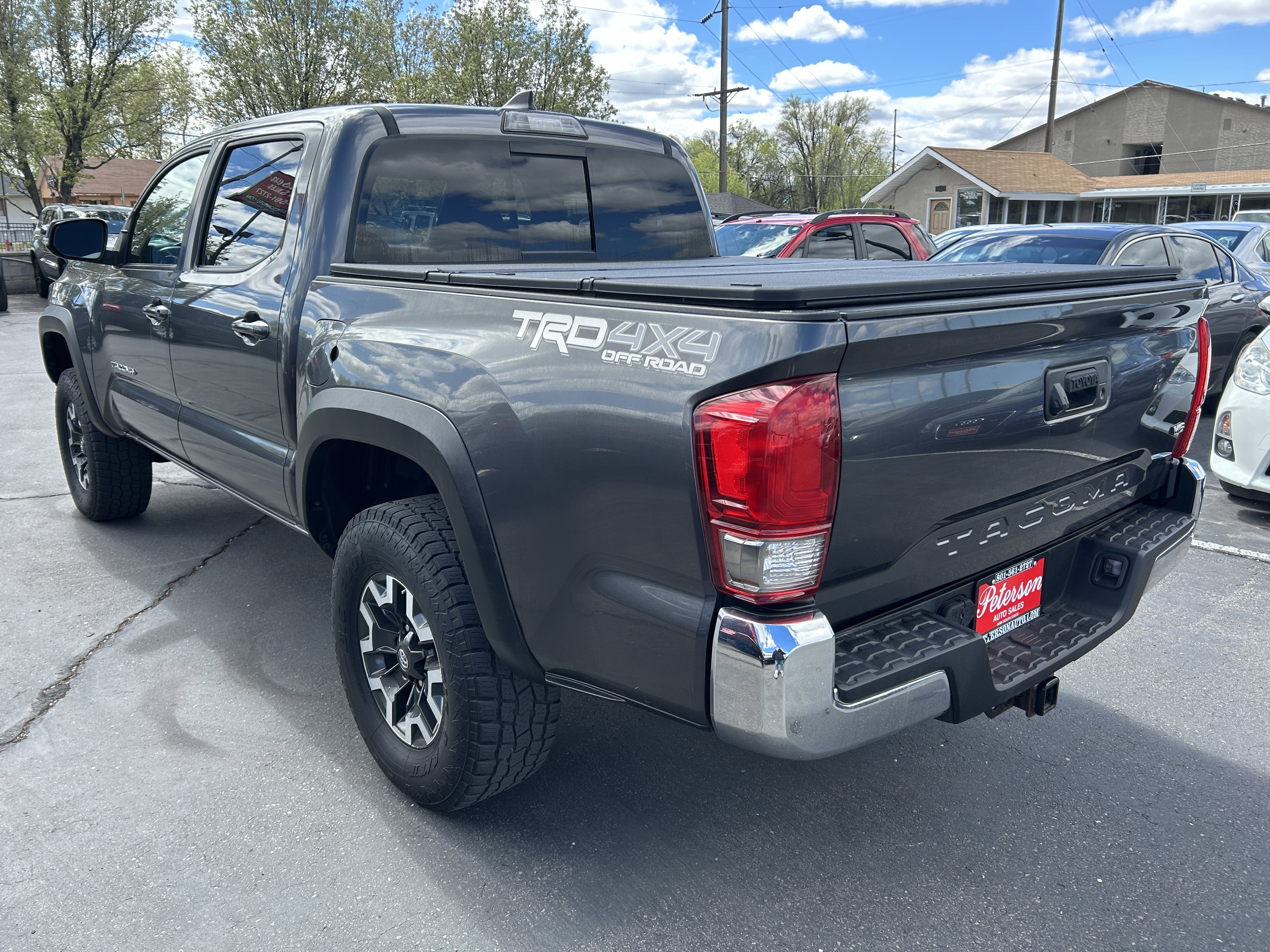Used 2017 Toyota Tacoma TRD Off-Road w/ Tow Package (A/T) image 6