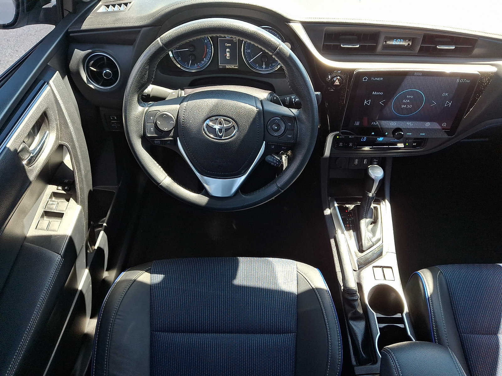 Used 2019 Toyota Corolla SE FWD image 11
