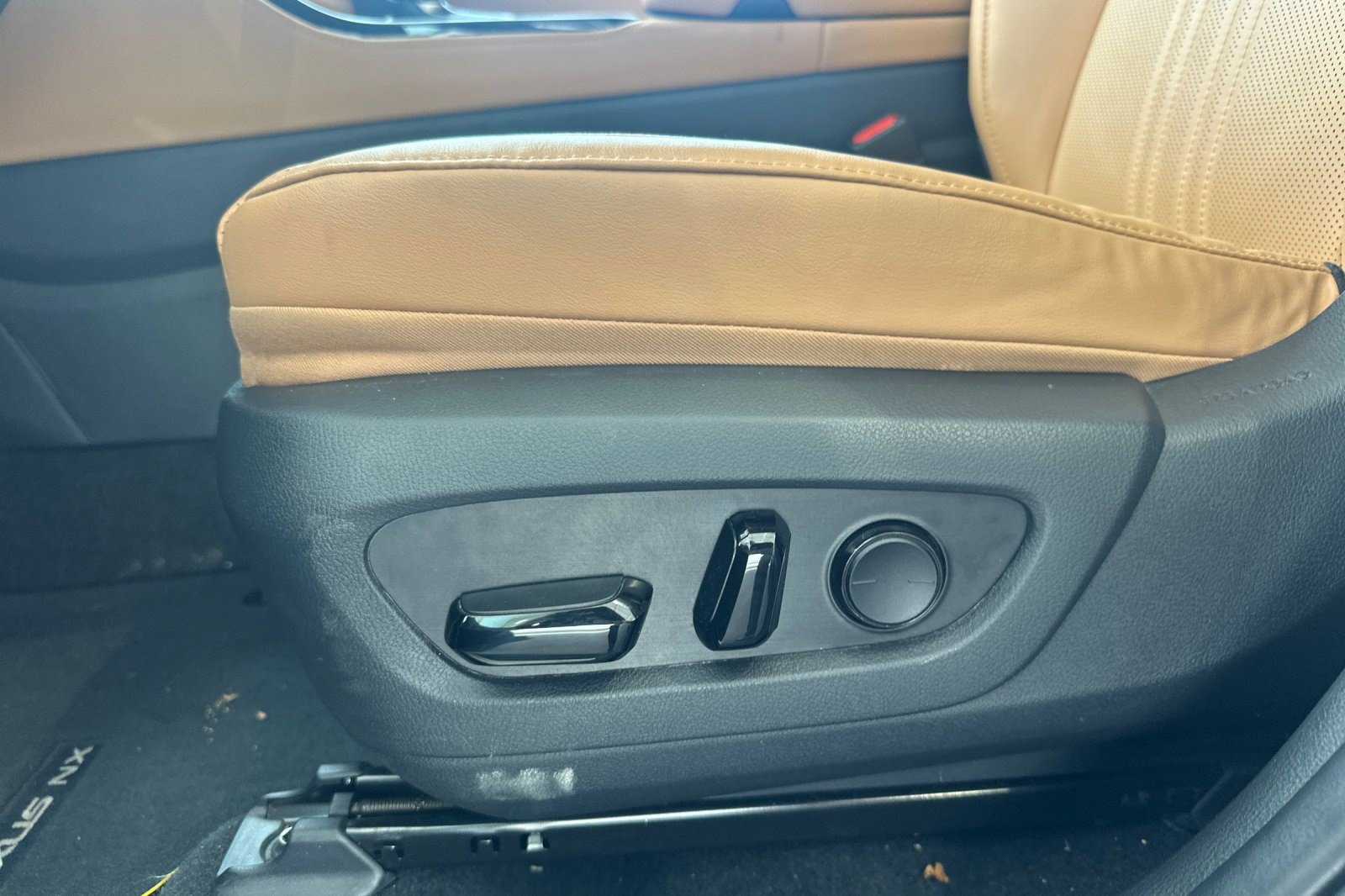 Used 2024 Lexus NX 250 FWD image 14
