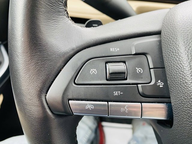 Used 2025 Cadillac XT4 Premium Luxury image 38