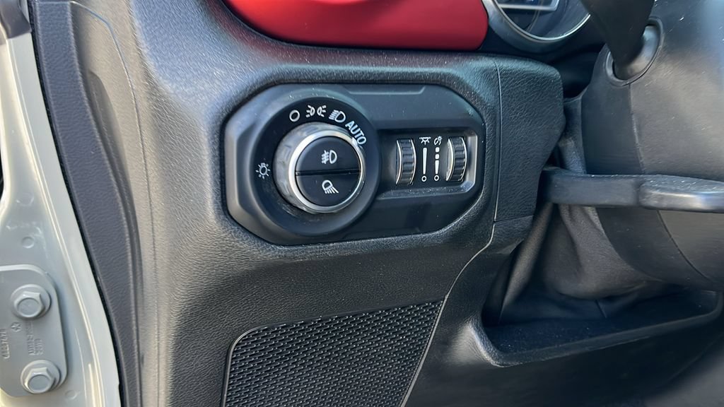 Used 2020 Jeep Gladiator Rubicon w/ LED Lighting Group AWD/4WD image 11