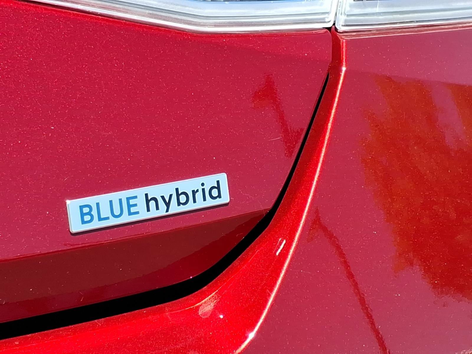 Certified 2024 Hyundai Elantra Blue FWD image 10