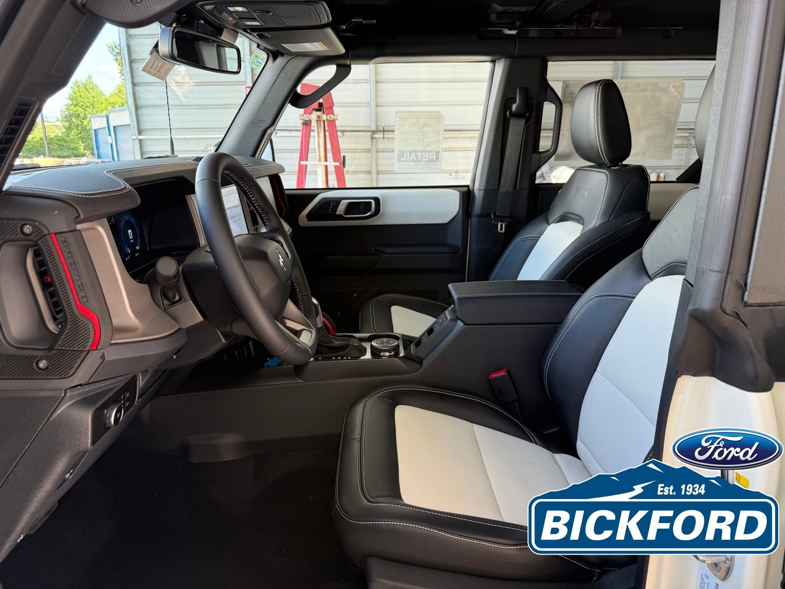 New 2026 Ford Bronco Outer Banks w/ Sasquatch Package AWD/4WD image 12