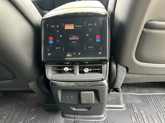 New 2026 Cadillac Vistiq Sport w/ LPO, Floor Liner Package image 32