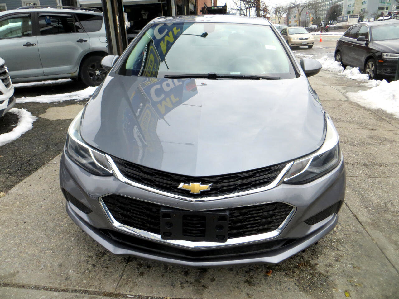 Used 2018 Chevrolet Cruze LT w/ Convenience Package image 2