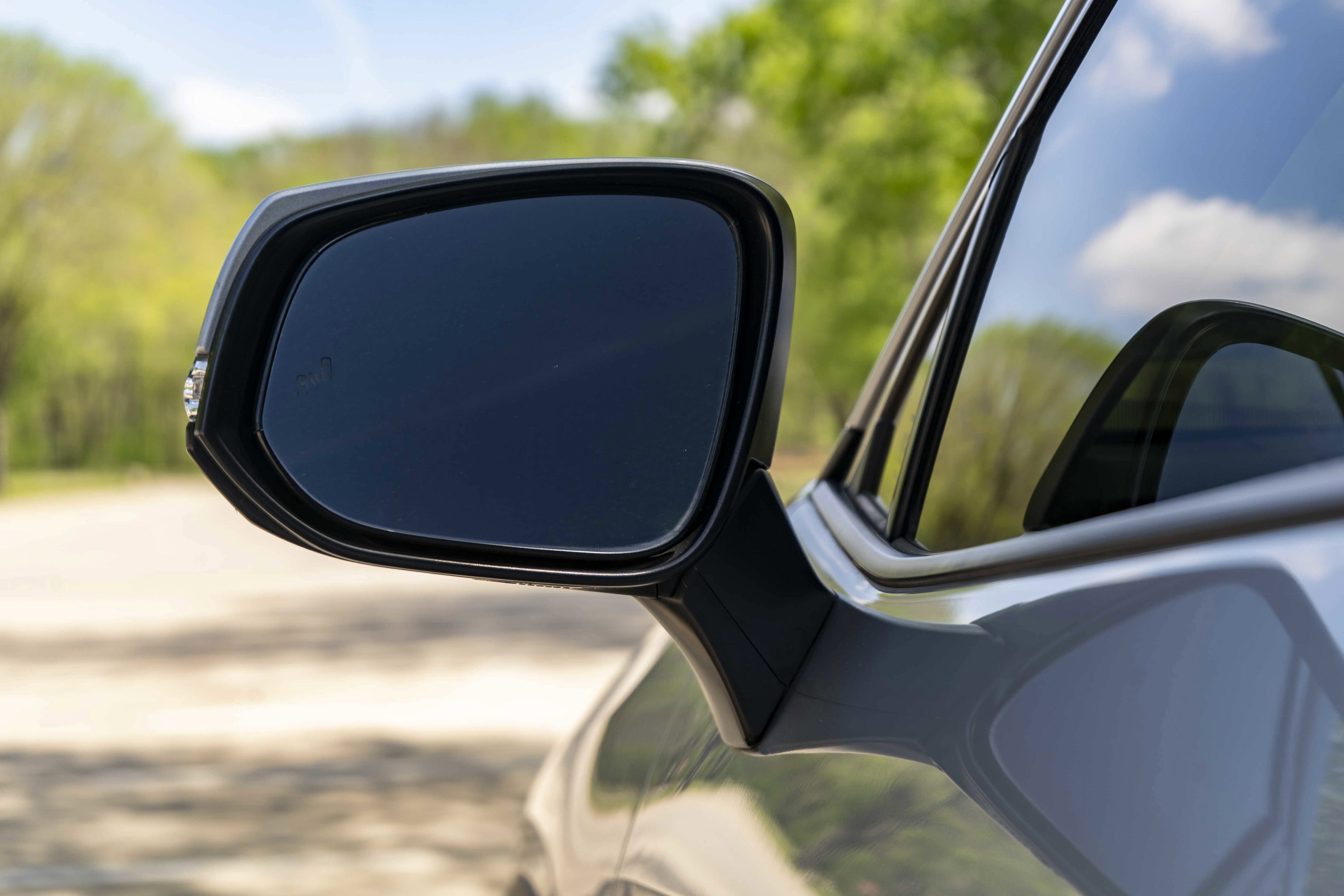 Used 2019 Toyota RAV4 XLE Premium image 12