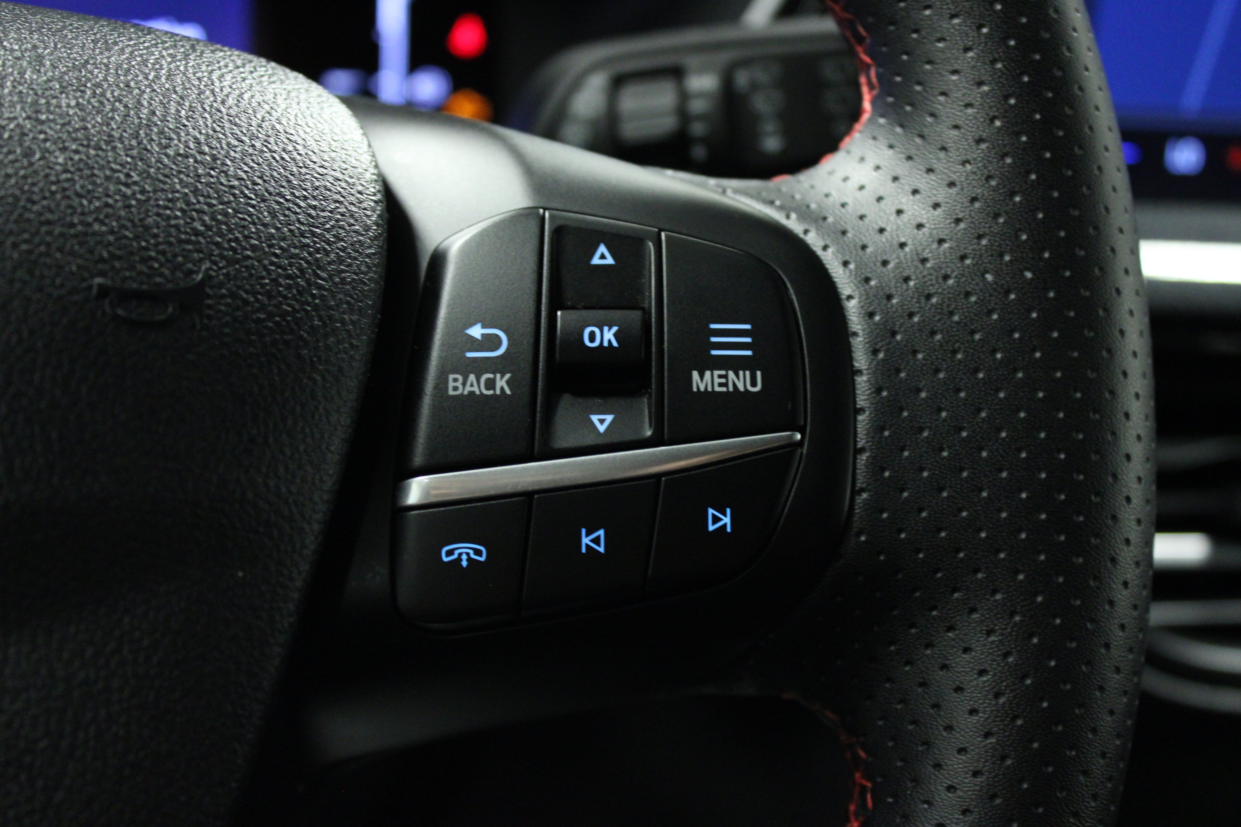 Used 2024 Ford Escape ST-Line w/ Tech Pack #1 FWD image 21