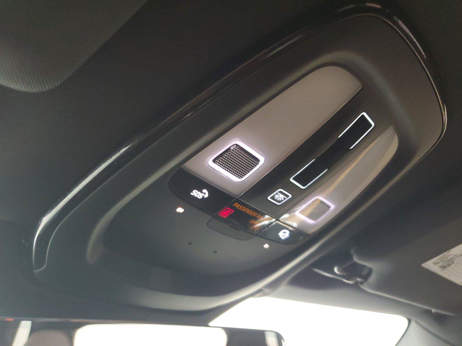 Certified 2024 Volvo XC90 T8 Plus AWD/4WD image 34