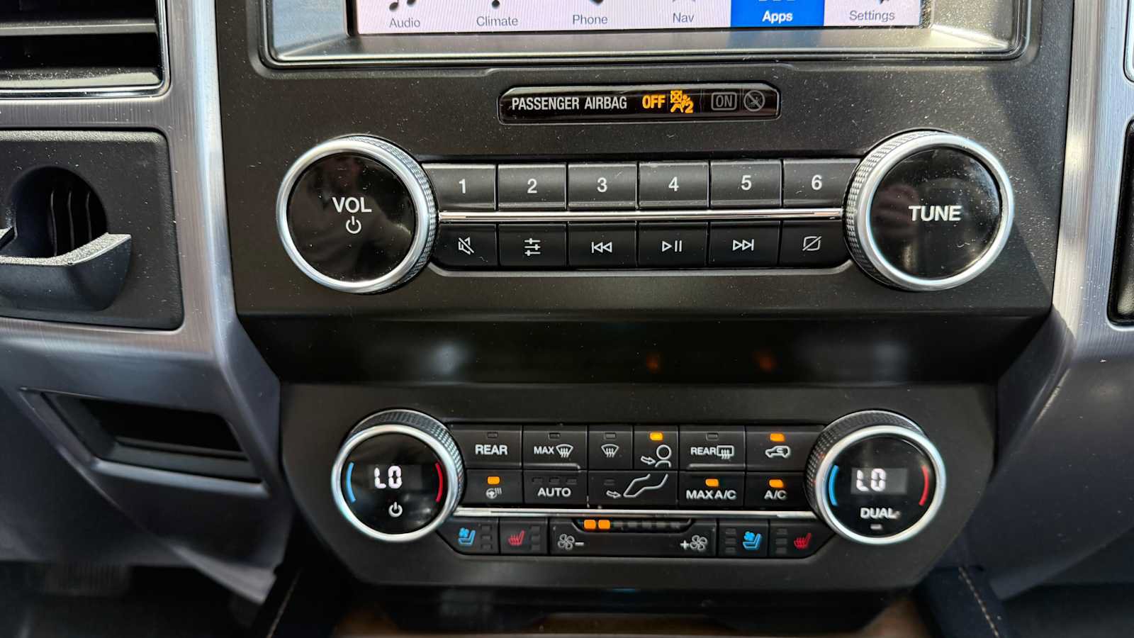 Used 2019 Ford Expedition Platinum AWD/4WD image 25
