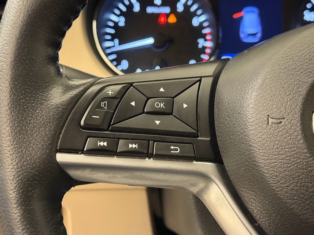 Used 2019 Nissan Rogue SV w/ Premium Package FWD image 30