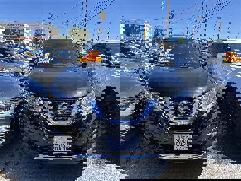 Used 2019 Nissan Rogue SV image 9