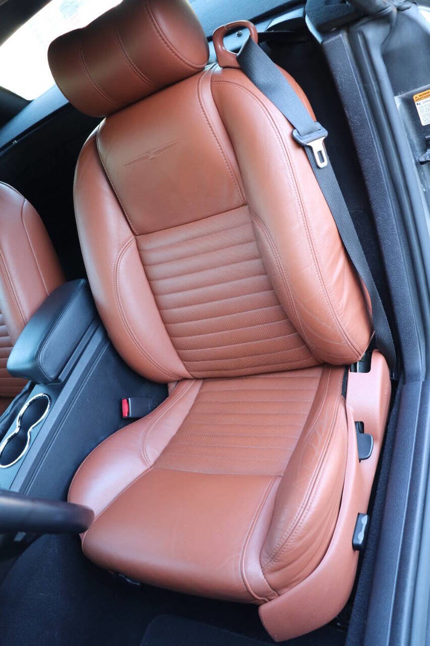 Used 2003 Ford Thunderbird image 57