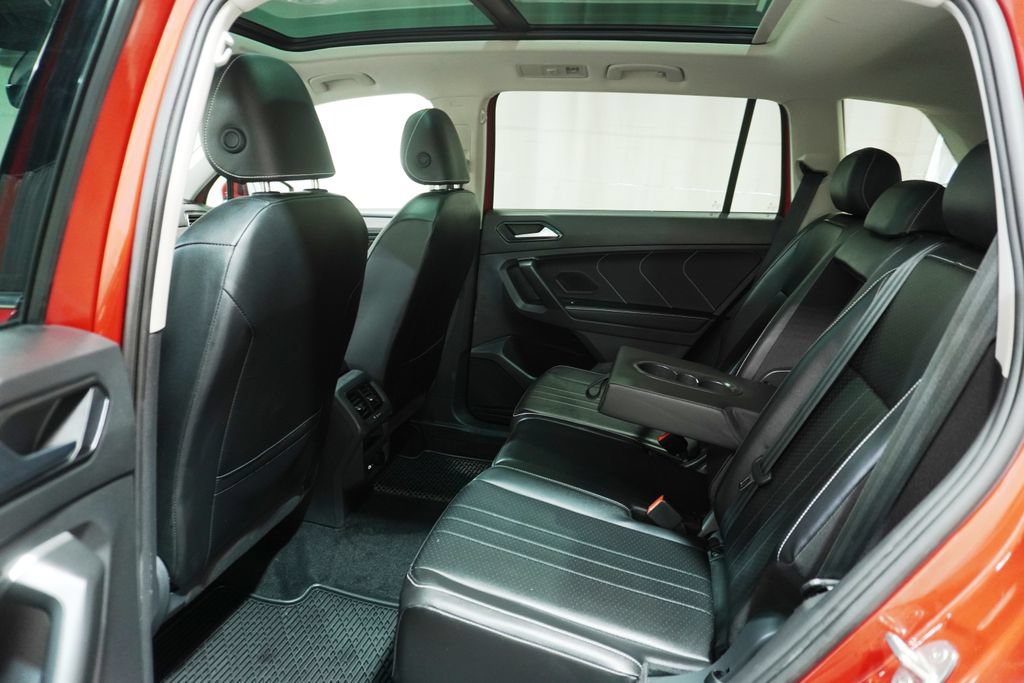 Certified 2024 Volkswagen Tiguan SE w/ Panoramic Sunroof Package AWD/4WD image 12