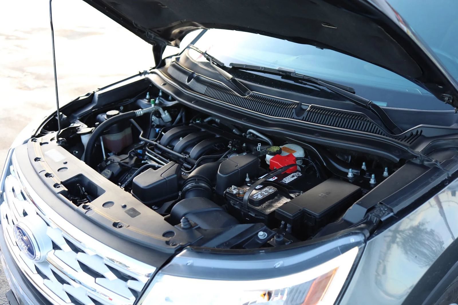 Used 2018 Ford Explorer XLT w/ Equipment Group 201A FWD image 66