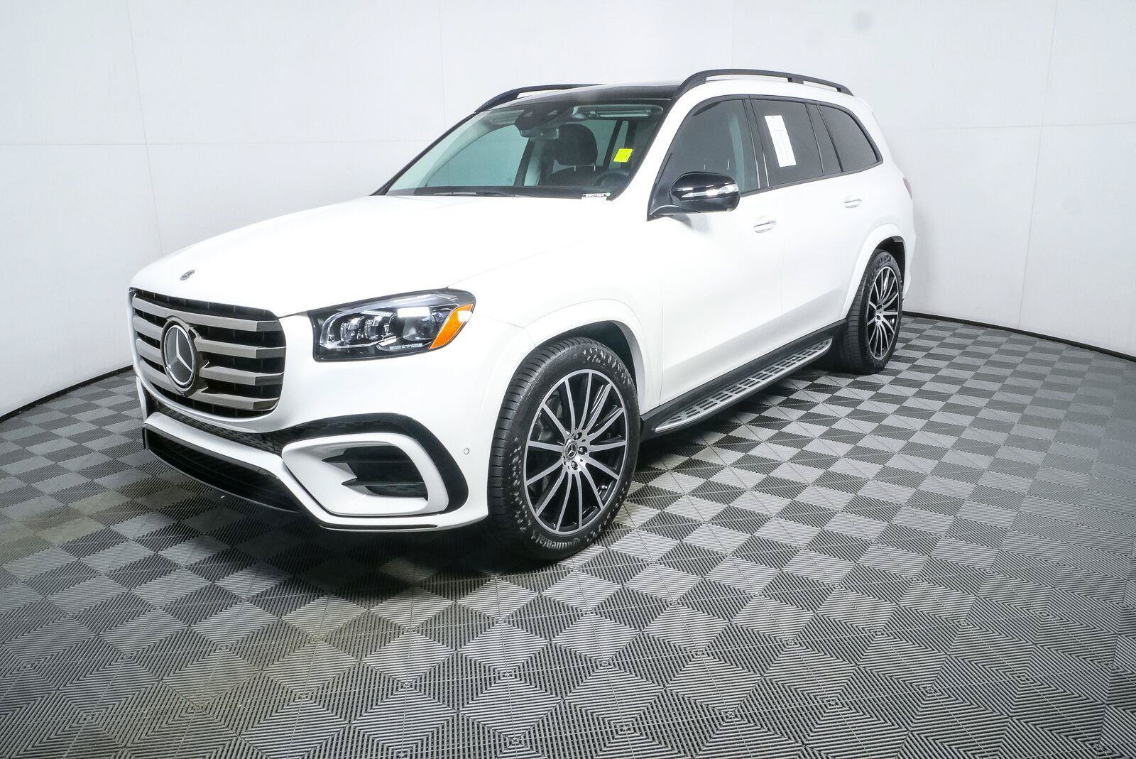 Used 2024 Mercedes-Benz GLS 580 4MATIC image 28