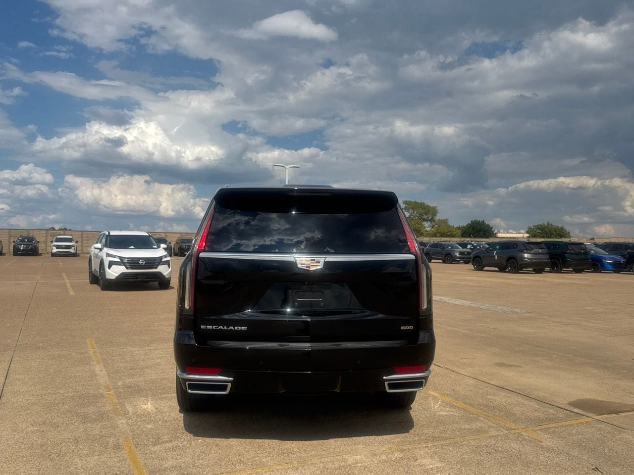 Used 2023 Cadillac Escalade ESV Premium Luxury Platinum AWD/4WD image 21