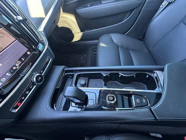 Used 2023 Volvo S90 B6 Plus image 28