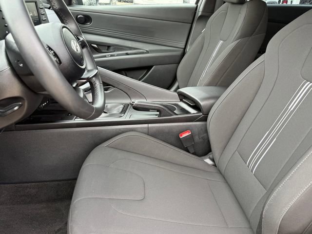 Used 2025 Hyundai Elantra Sport image 11