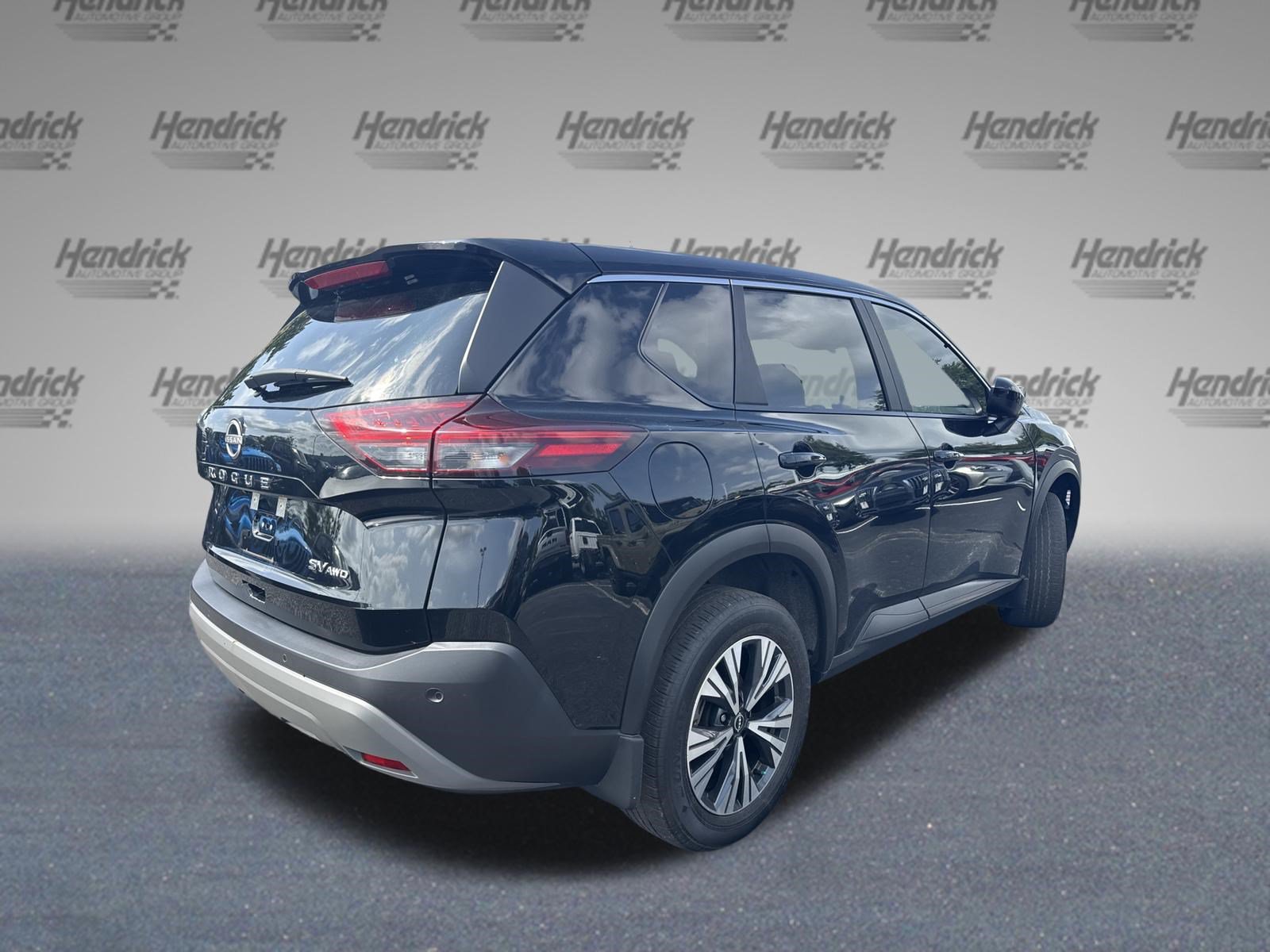 Used 2023 Nissan Rogue SV AWD/4WD image 9