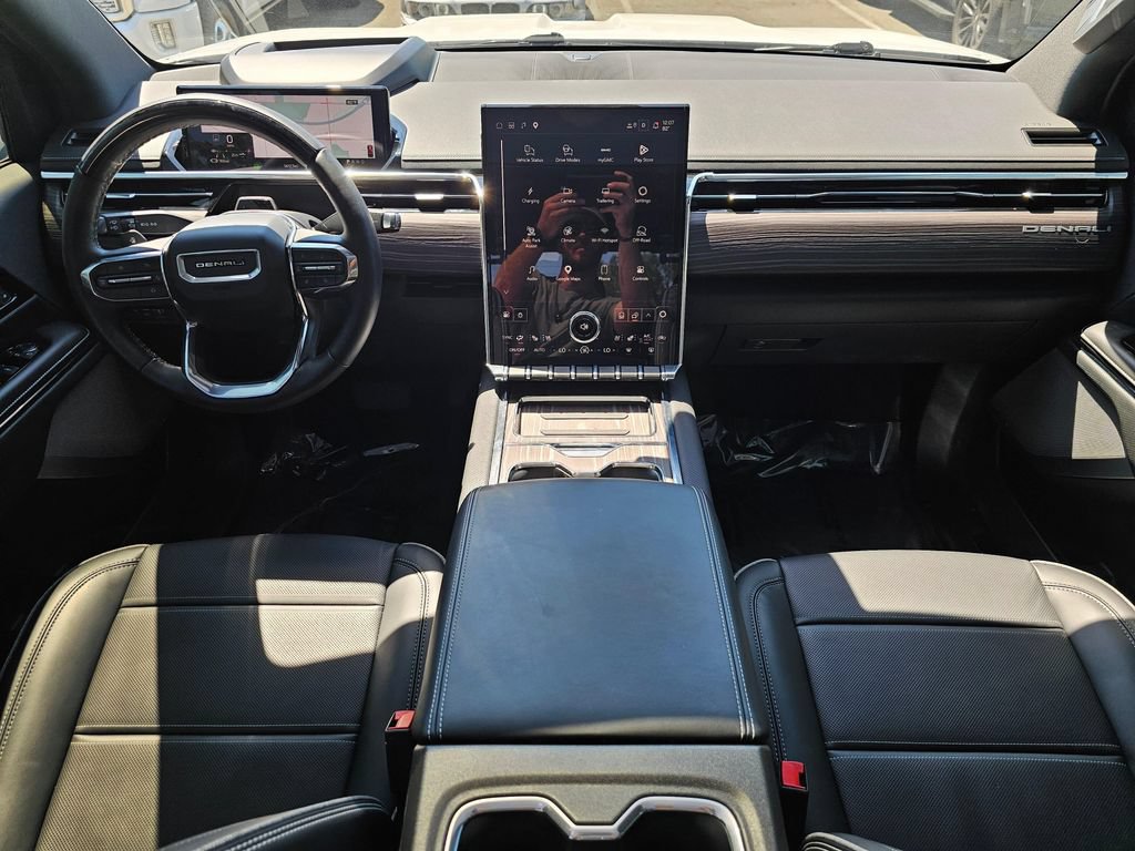 Used 2025 GMC Sierra EV Denali AWD/4WD image 18