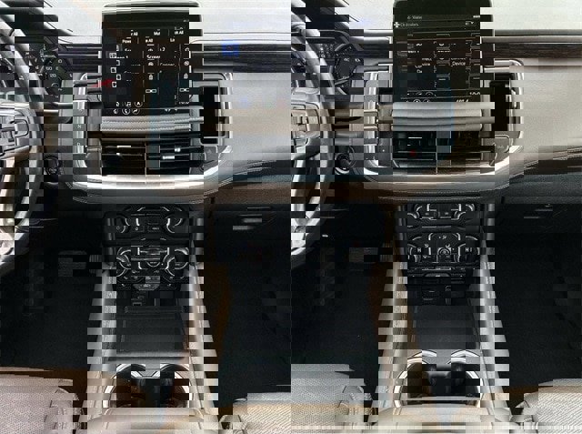 Used 2021 Chevrolet Suburban High Country image 16