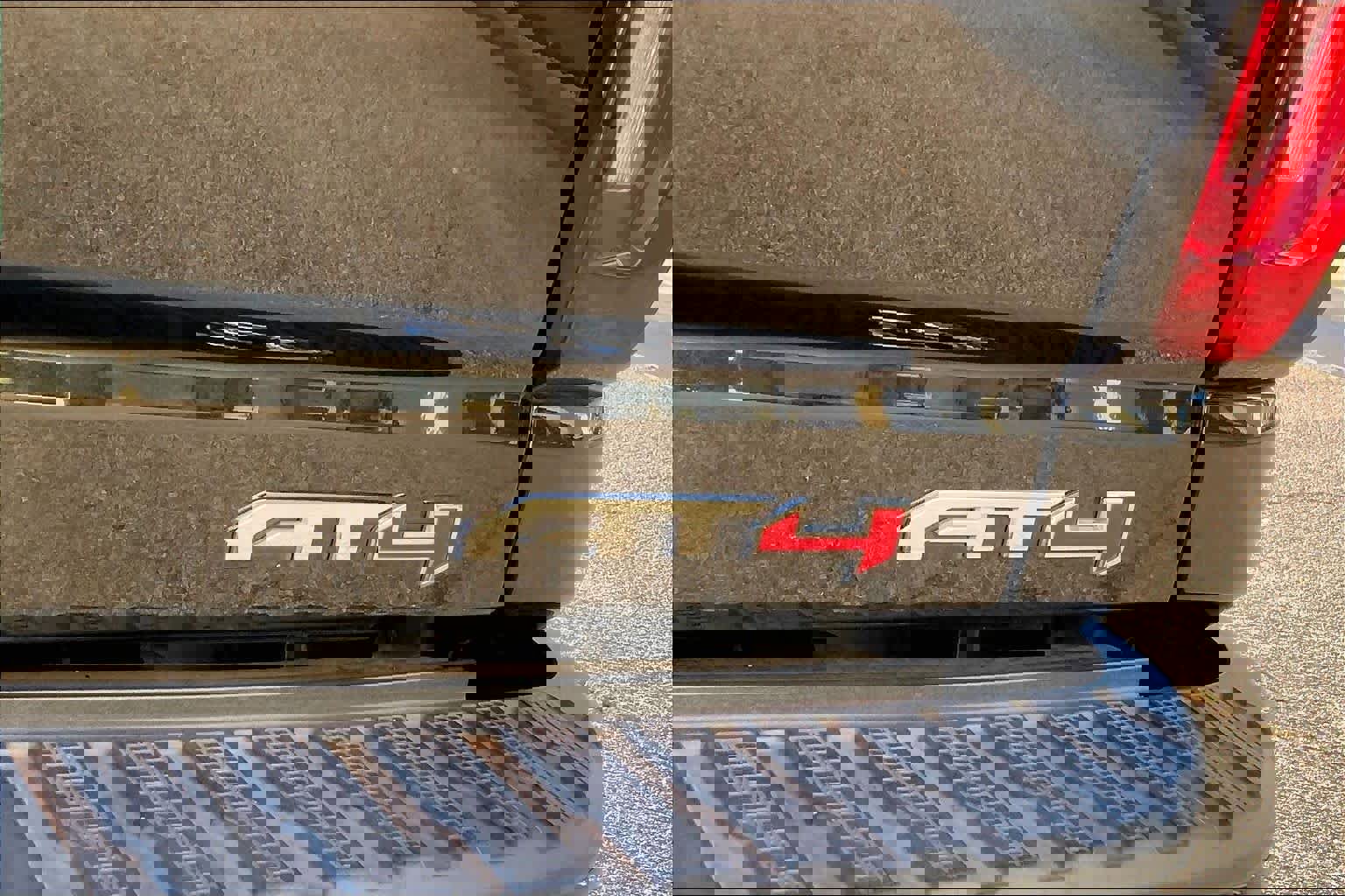 Used 2022 GMC Sierra 2500 AT4 w/ Gooseneck/5TH Wheel Package image 9