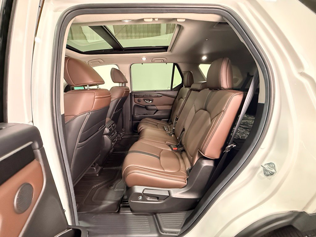Used 2025 Honda Pilot Elite image 18
