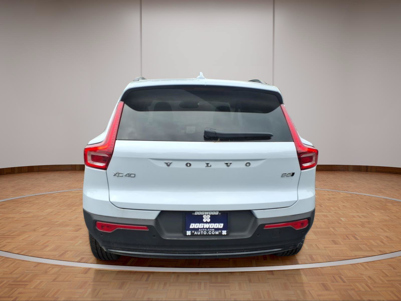 New 2026 Volvo XC40 B5 Plus w/ Protection Package Premier AWD/4WD image 5