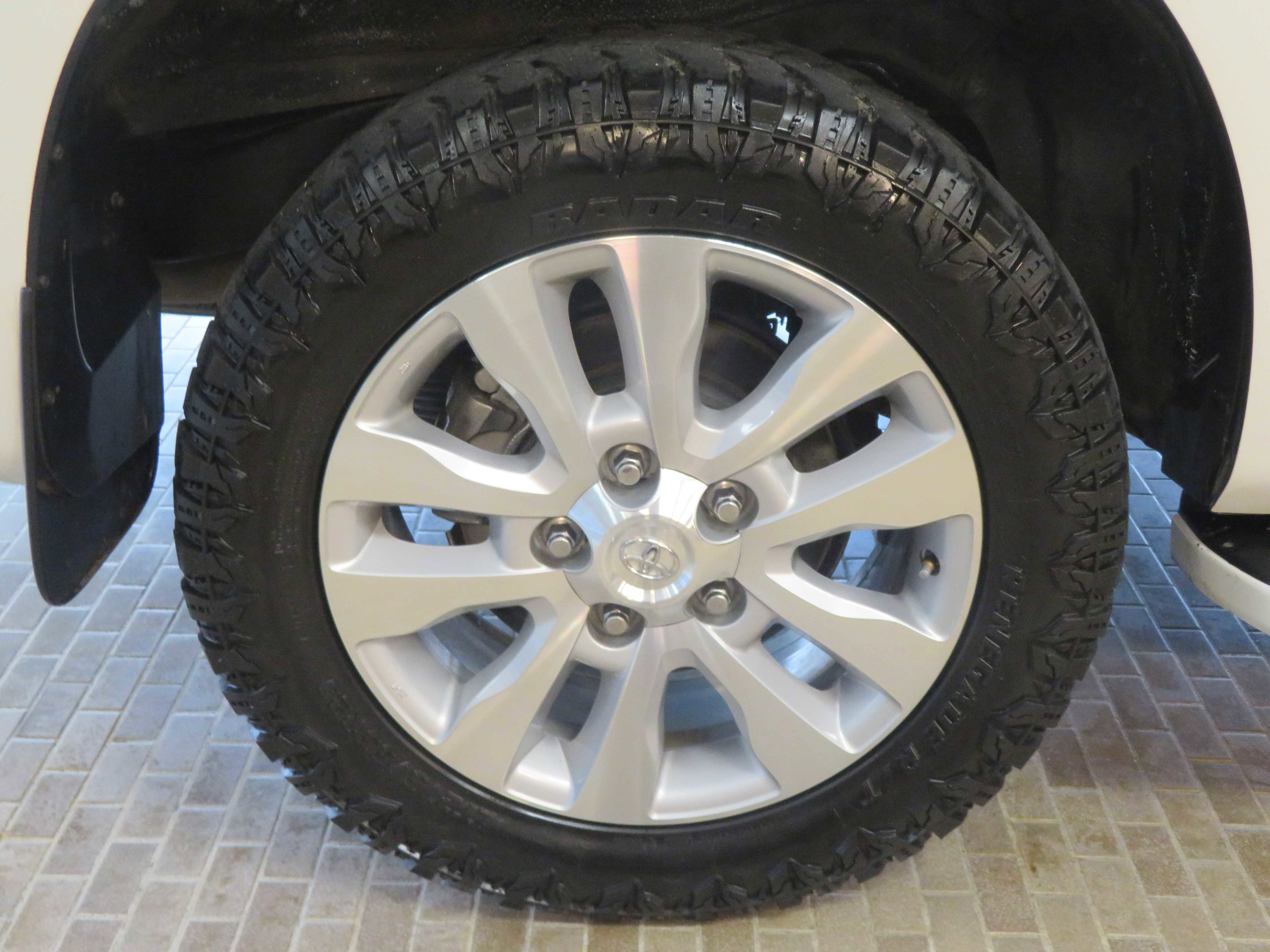 Used 2018 Toyota Sequoia Platinum AWD/4WD image 10