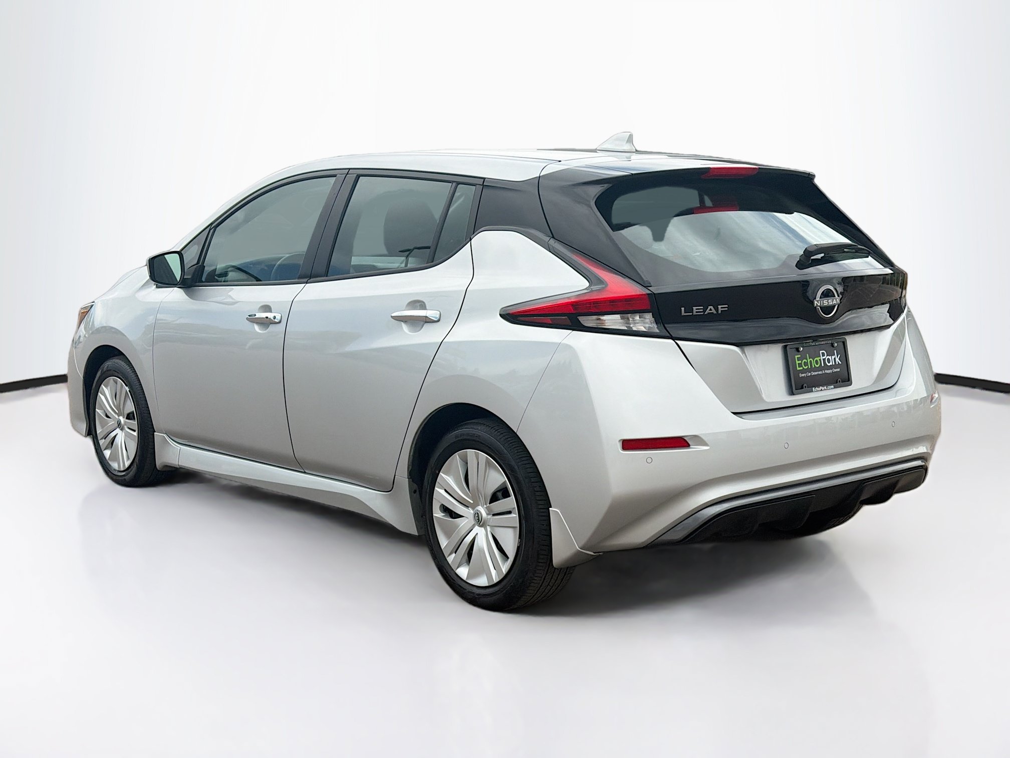Used 2024 Nissan Leaf S FWD image 5