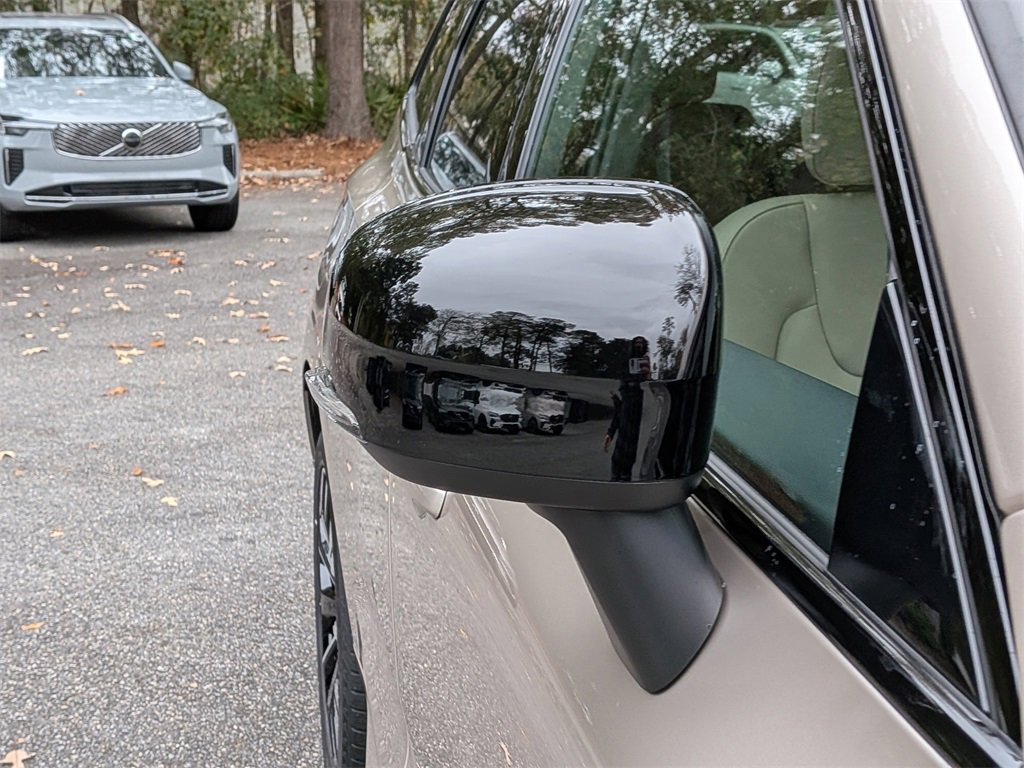 New 2026 Volvo XC60 B5 Plus w/ Protection Package Premier image 11