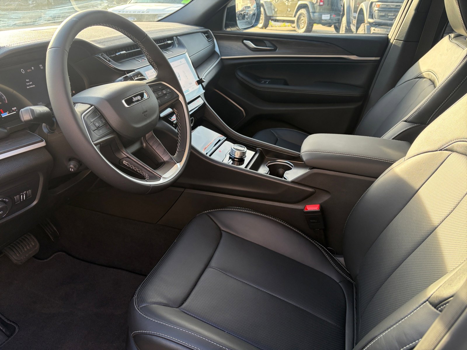 New 2026 Jeep Grand Cherokee Limited Reserve image 11