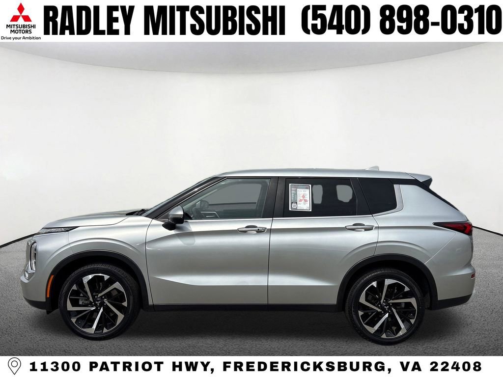 Used 2024 Mitsubishi Outlander SE FWD image 17