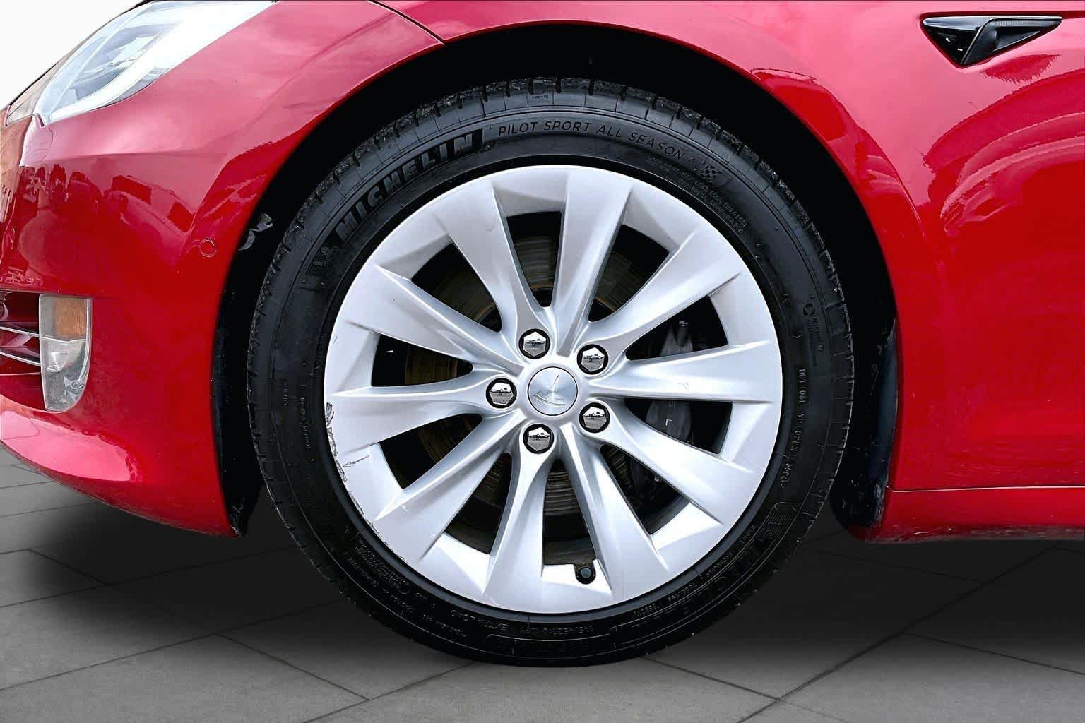 Used 2017 Tesla Model S 75D AWD/4WD image 10