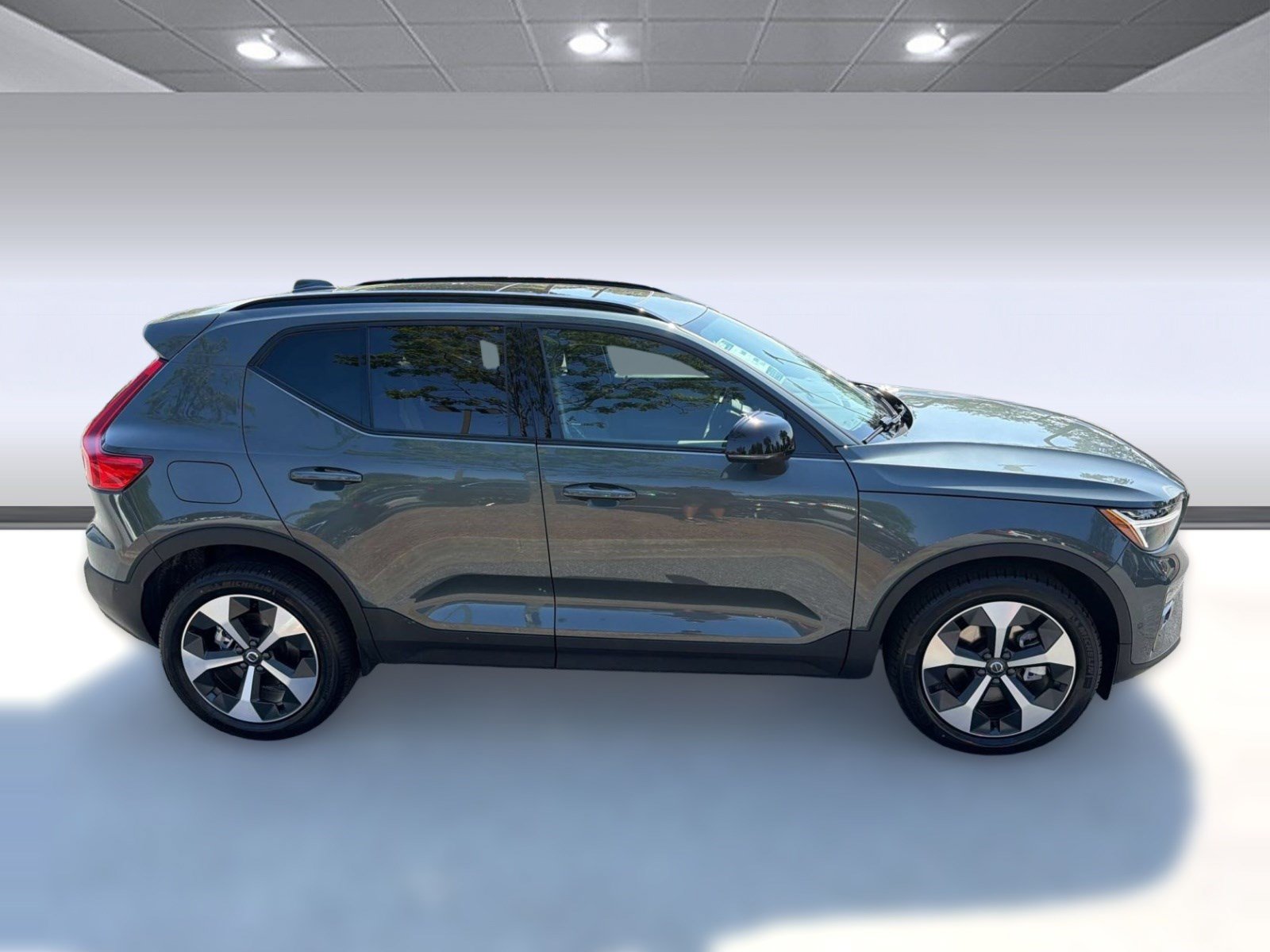 New 2026 Volvo XC40 B5 Plus w/ Climate Package AWD/4WD image 8