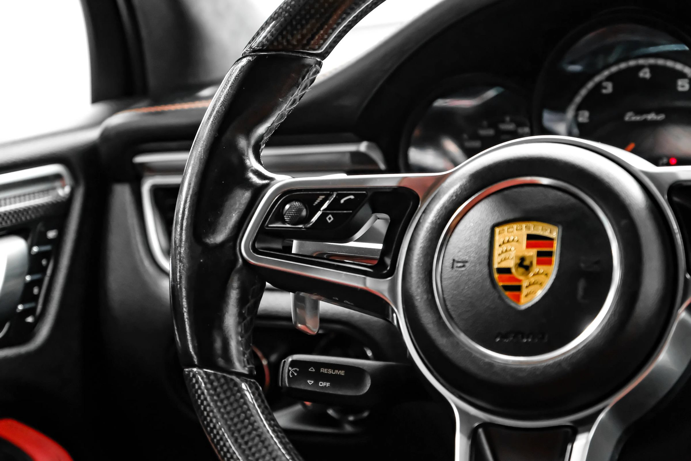 Used 2017 Porsche Macan Turbo AWD/4WD image 17