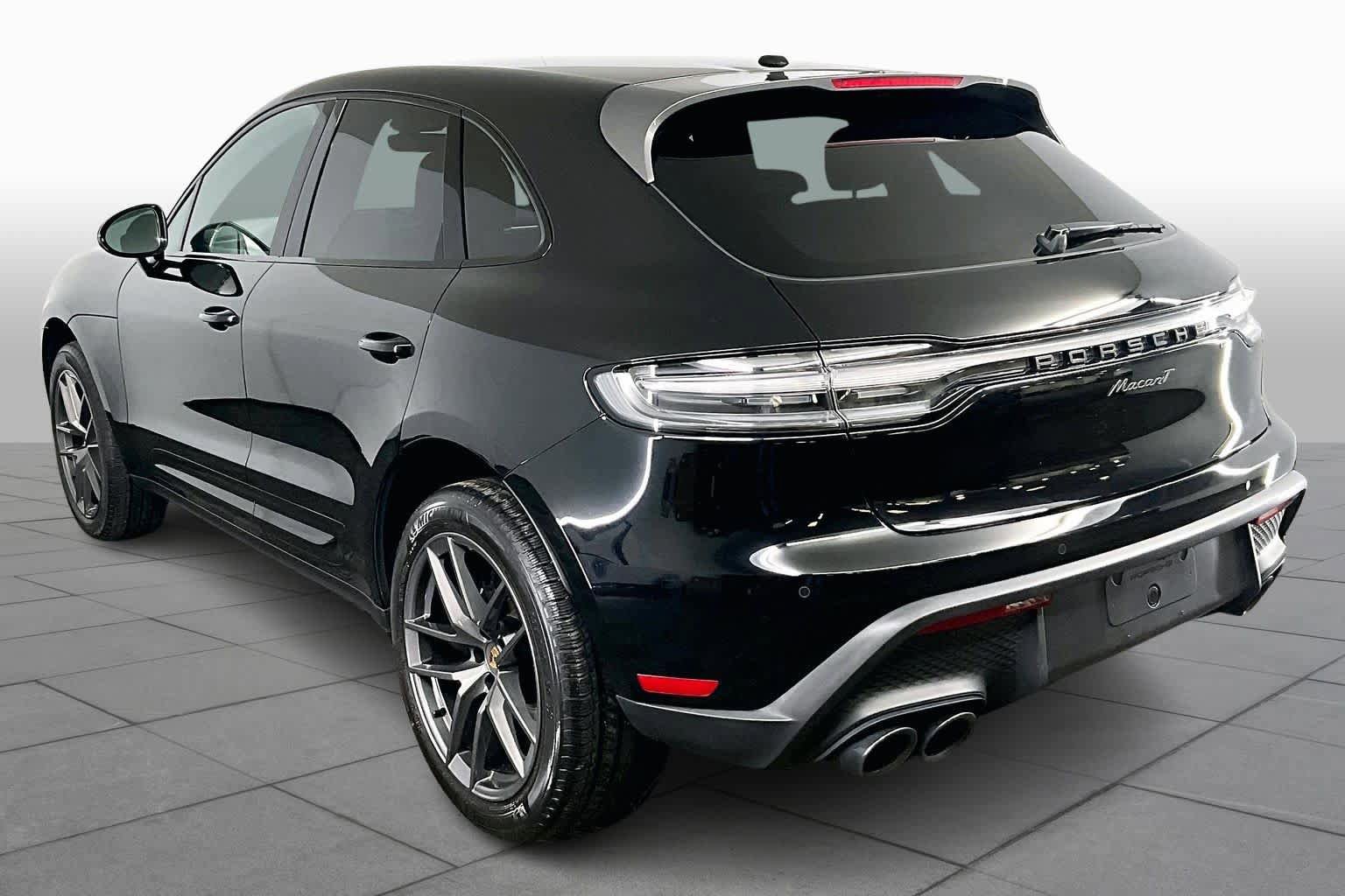 Used 2023 Porsche Macan Turbo image 11