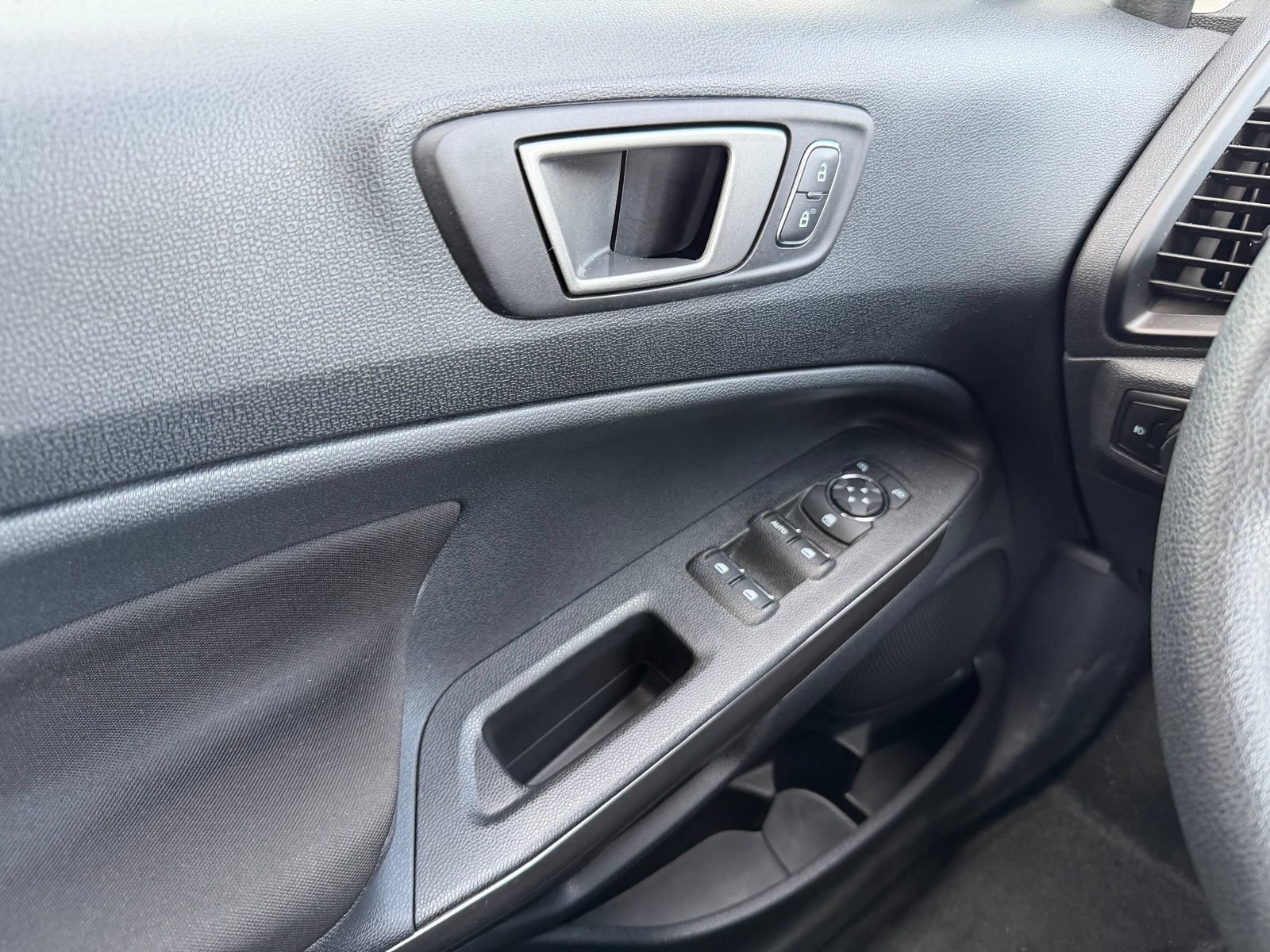 Used 2022 Ford EcoSport SE AWD/4WD image 17