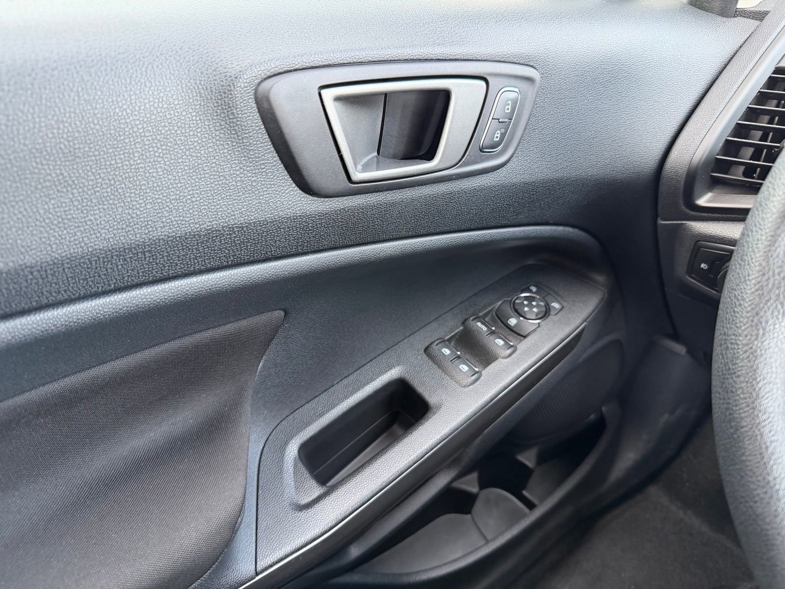 Used 2022 Ford EcoSport SE AWD/4WD image 17