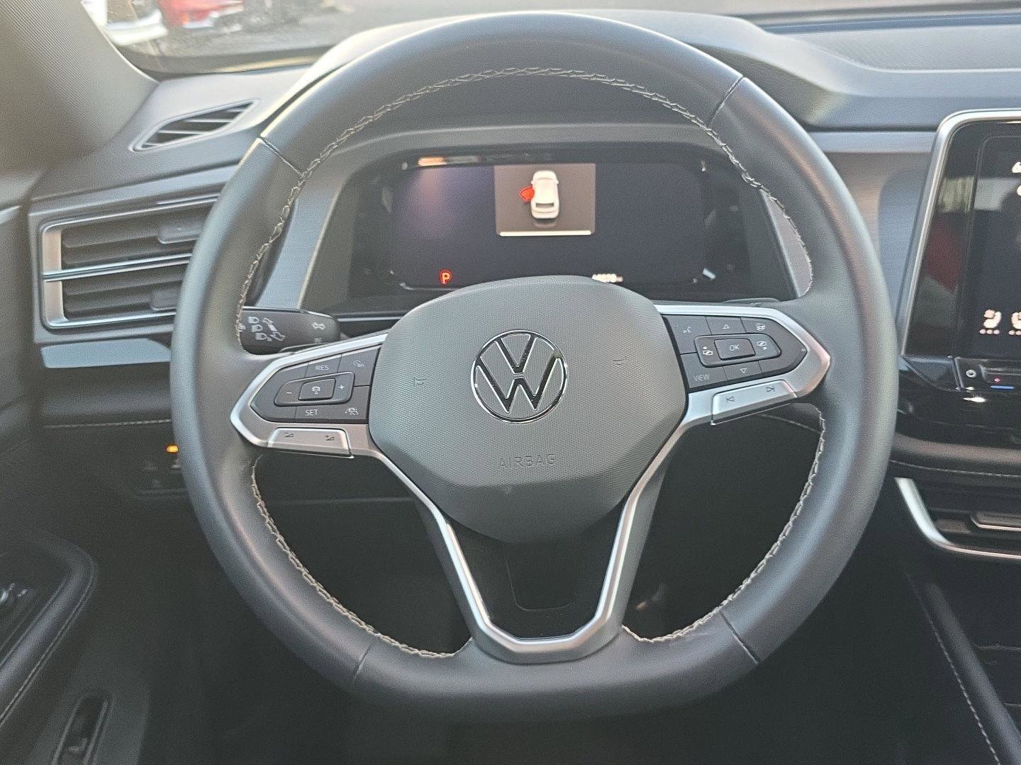 Used 2024 Volkswagen Atlas Cross Sport SE image 13