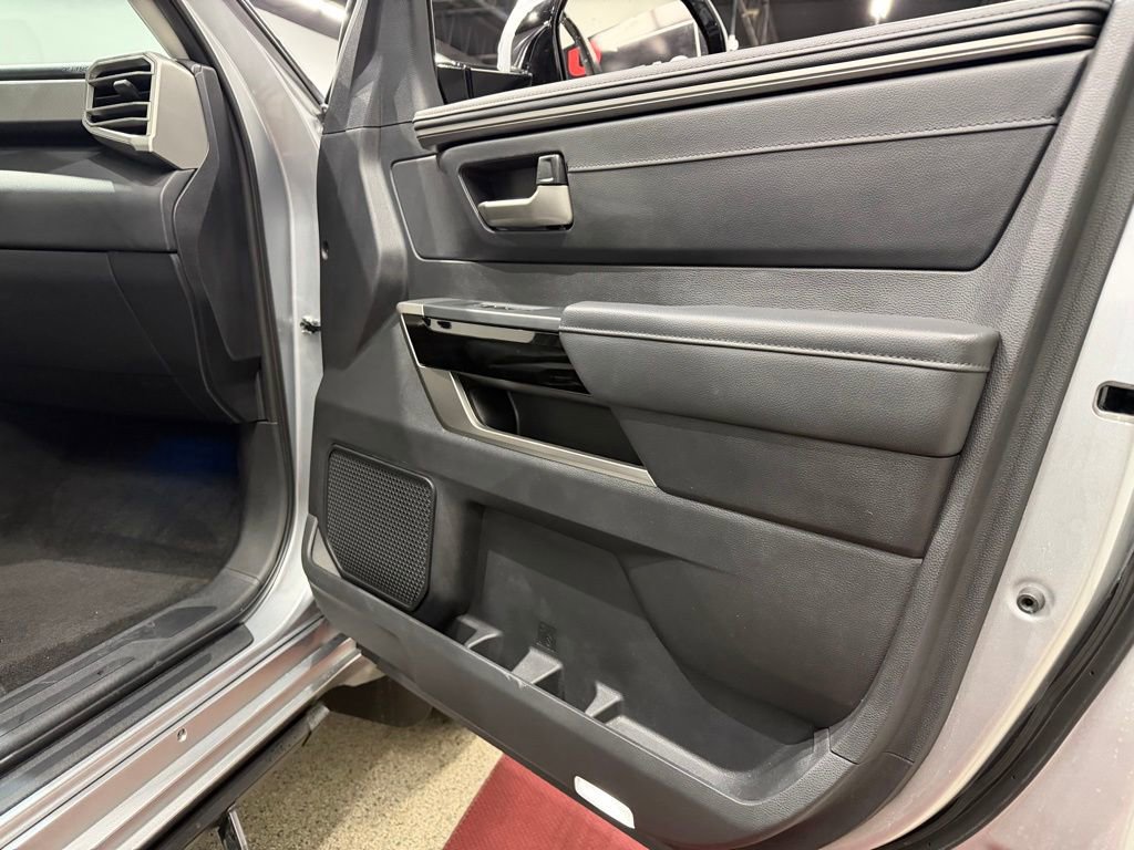 Used 2024 Toyota Tundra Limited image 33