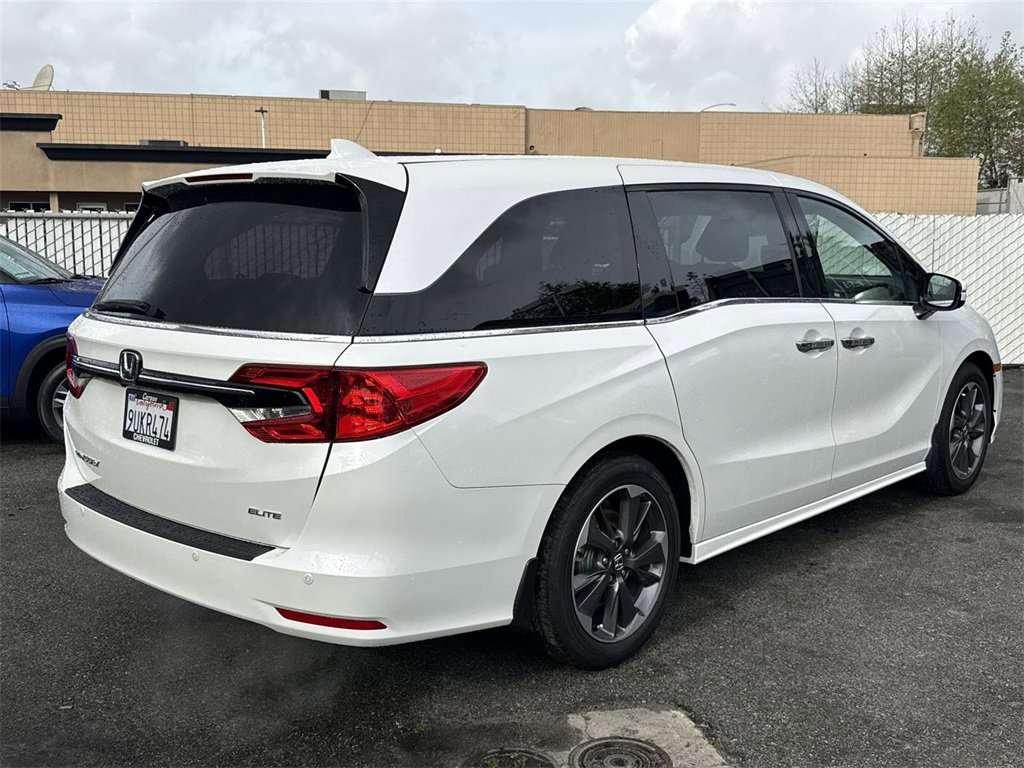 Used 2022 Honda Odyssey Elite image 3
