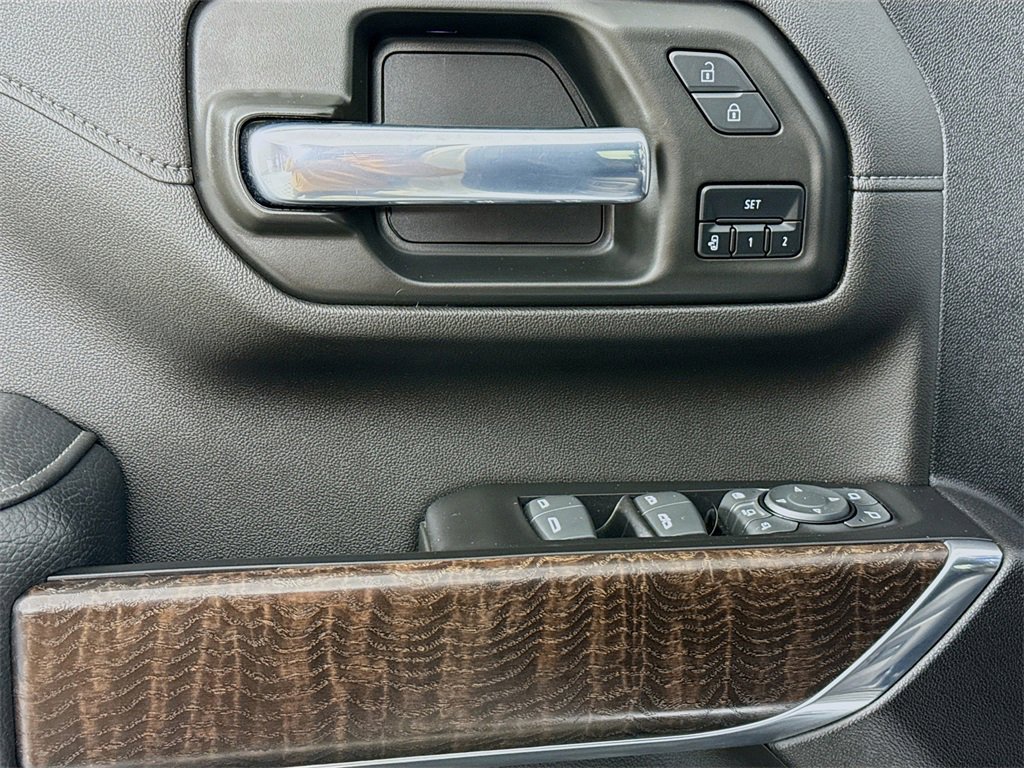 Used 2022 GMC Sierra 2500 Denali w/ Denali Ultimate Package image 16