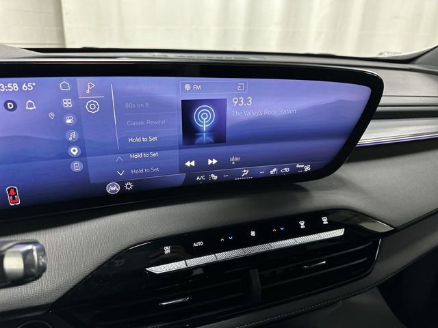 Used 2025 Buick Enclave Sport Touring image 11